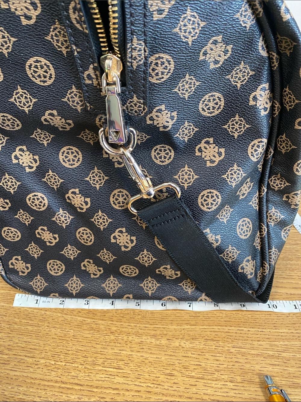 GUESS Wilder Weekender Duffel Bag 4G Peony Monogram Print - Picture 7 of 12